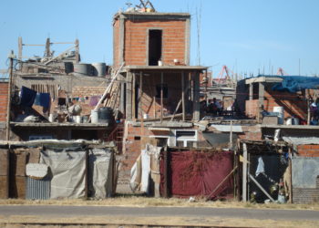 Derecho a la propiedad y la vivienda en Argentina, un debate candente