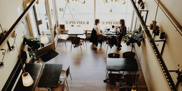 Restaurantes de Miami podrán seguir operando al 100% de su capacidad