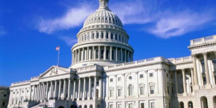 Parlamento de EEUU afina pormenores de nueva ayuda económica
