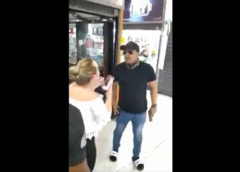 ¡Abuso de poder! ¿Quién es el diputado chavista que amenazó con pistola a una vendedora anciana? (Videos)