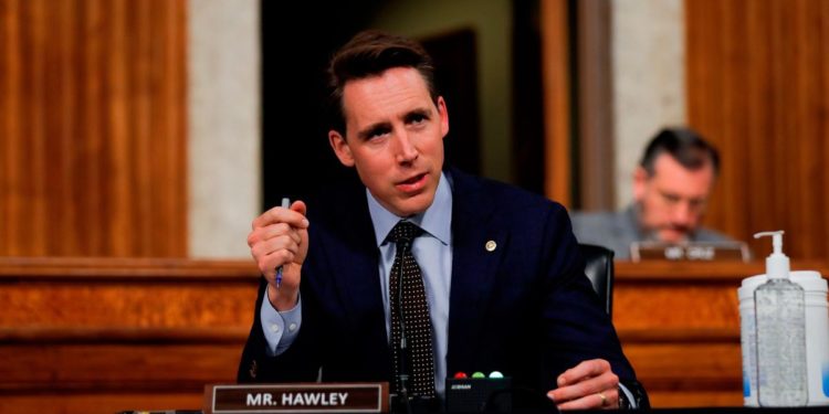 Hawley desafiará resultados del Colegio Electoral en el Senado