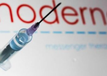 FDA avala seguridad y efectividad de vacuna de Moderna