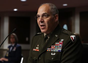 ¿Cómo funciona la Operation Warp Speed?
