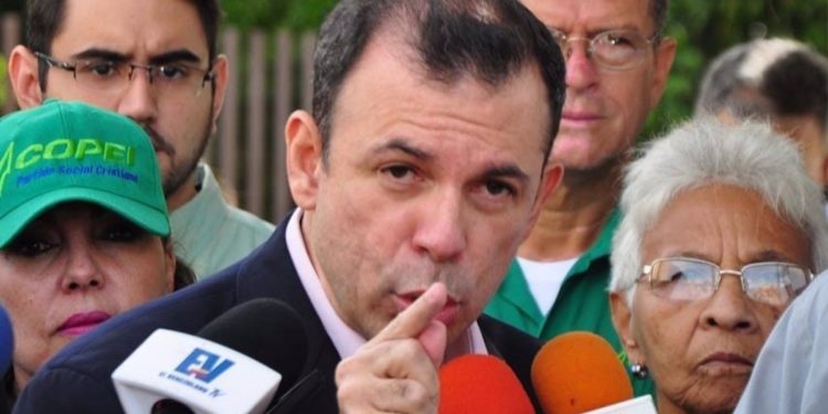 Presidente de la democracia cristiana venezolana lleva cuatro navidades «preso»