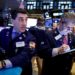 Wall Street deja atrás su entusiasmo inicial y prefiere esperar el resultado del estímulo