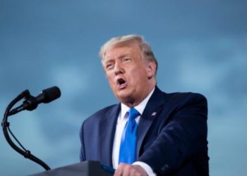 Trump niega haber intentado recurrir a Ley Marcial
