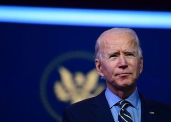 Con US$ 1.9 billones Biden arranca gobierno con cheques de estímulo, salario mínimo y reapertura de escuelas