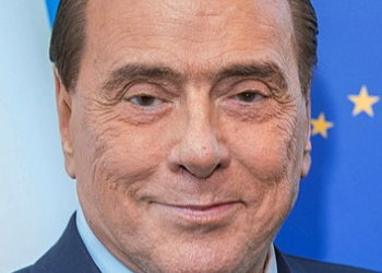 Silvio Berlusconi salió del hospital tras problemas cardíacos