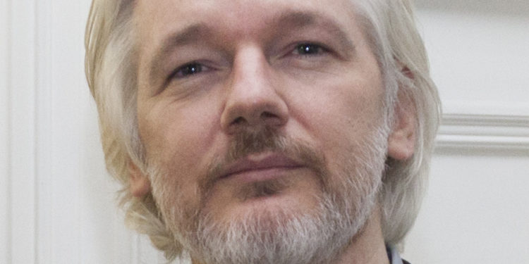 Rechazan extradición de Julian Assange a EE.UU por riesgo de suicidio