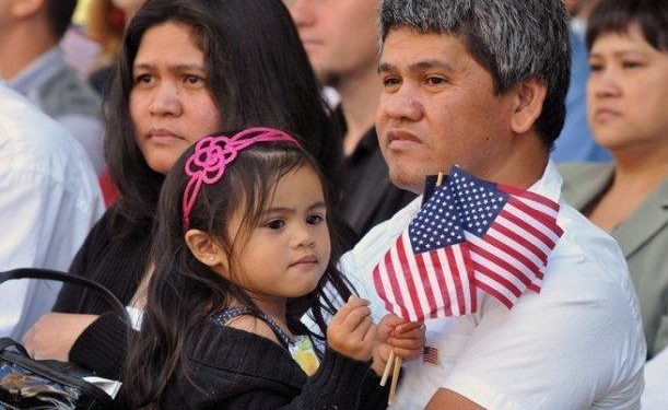 Trump amplió suspensión parcial de la inmigración