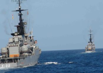 Maduro entrampado con Guyana apela a la amenaza militar