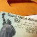 IRS te dice como recibir alguno de los cheques de estímulo por la pandemia