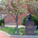 Estudiantes quieren retirar la estatua de George Washington… ¡en la Universidad de Washington!
