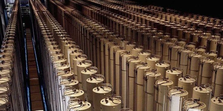 Irán está fabricando uranio metálico
