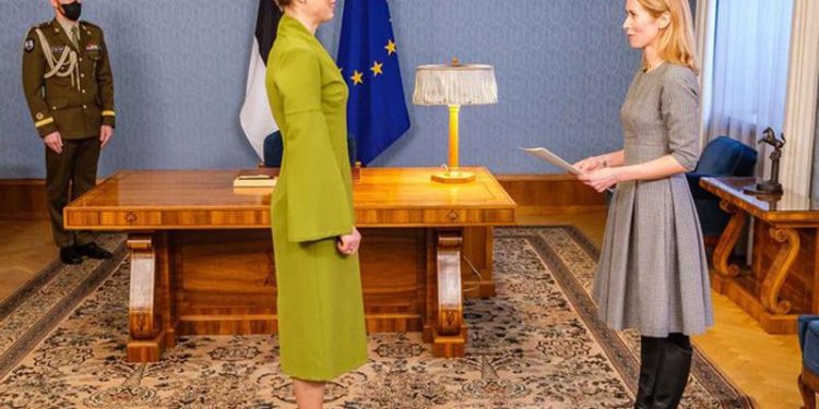 Dos mujeres mandan en Estonia