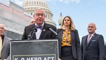 Primer miembro del Congreso de EEUU que muere por COVID-19