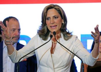 En Cuba atacan a María Elvira Salazar con reportaje televisivo, ella responde con firmeza