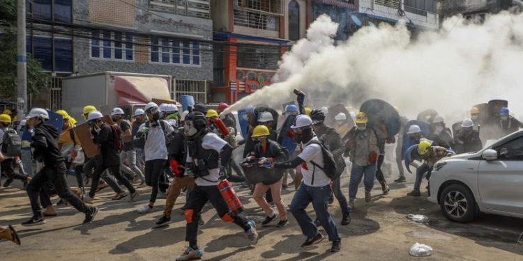 En Myanmar no cesan las violaciones de DD. HH. a manifestantes