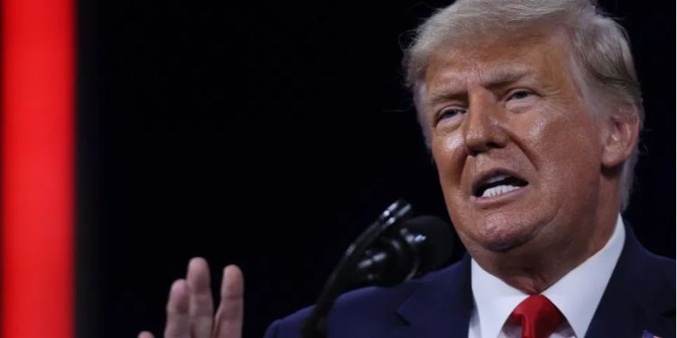 ¡Por fin! Trump recomendó a sus votantes que se vacunen contra el COVID-19