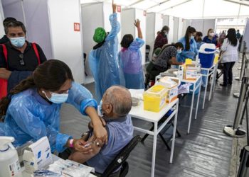 ¿Por qué vacunación de Chile es la más exitosa de Latinoamérica?
