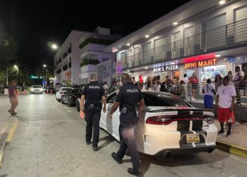 Vacaciones de primavera crean caos en Miami Beach