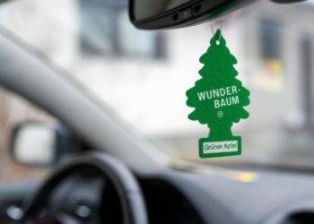 ¿Por qué en EE. UU. pueden detener a conductor por tener un ambientador colgado en el espejo retrovisor?