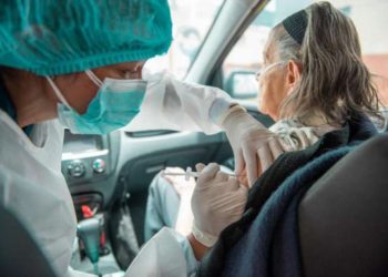 ¡Nuevo récord! EEUU vacunó a 4,6 millones de personas contra el COVID-19 en 24 horas