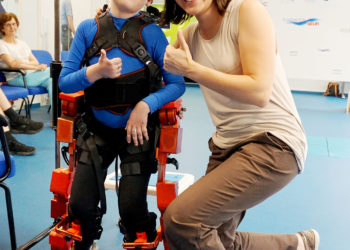 ¡Exoesqueleto pediátrico! La esperanza para niños con parálisis