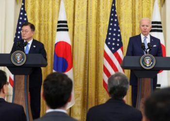 Presidente surcoreano visita a Biden en Washington y juntos se comprometen a la desnuclearización de norcorea