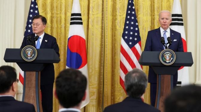 Presidente surcoreano visita a Biden en Washington y juntos se comprometen a la desnuclearización de norcorea