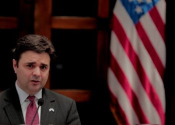 Con Ricardo Zúñiga, el gobierno de Biden quiere influir sobre Nayib Bukele