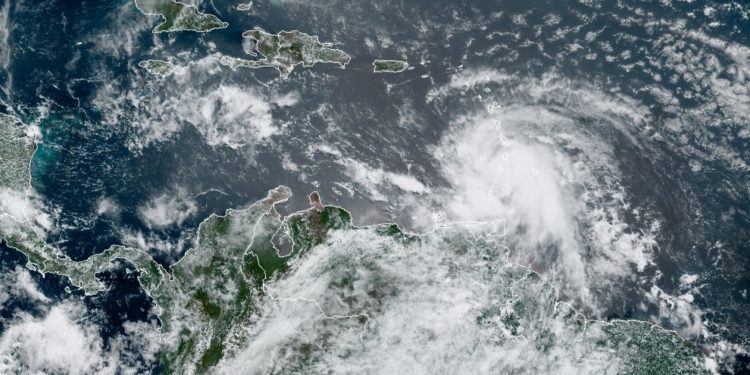 Elsa, el primer huracán de la temporada, se dirige a la Florida