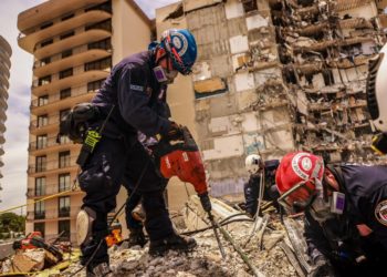 Se eleva a 90 el número de muertos por derrumbe de edificio en Surfside
