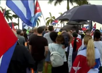 ¿Llegó el anhelado principio del fin de la dictadura cubana?