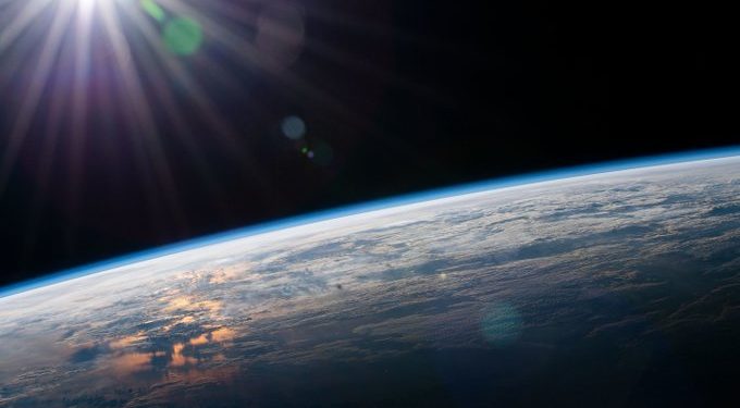 ¿Cuál es el límite entre la Tierra y el espacio exterior? ¿Qué hay de la soberanía?