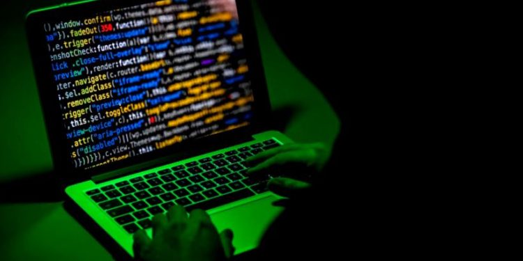 Conozca cómo el sistema Pegasus se roba los datos de su celular