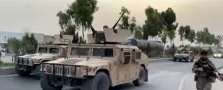 Talibanes ejecutan a un comando afgano que se había rendido