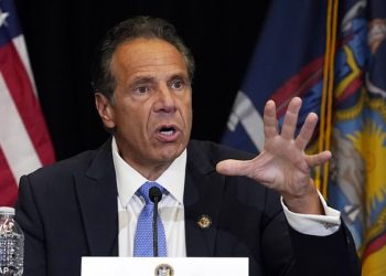 Escándalos sexuales le pasan factura: Renuncia el Gobernador Andrew Cuomo