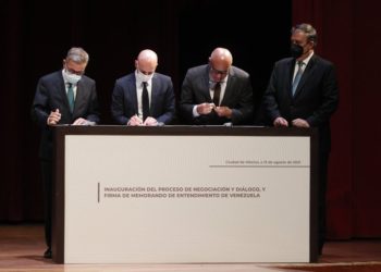 El diálogo régimen-oposición de Venezuela, con mediación noruega, se aplaza hasta el 3 de septiembre
