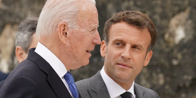 Biden trata de reparar la relación con Macron luego del impasse de los submarinos