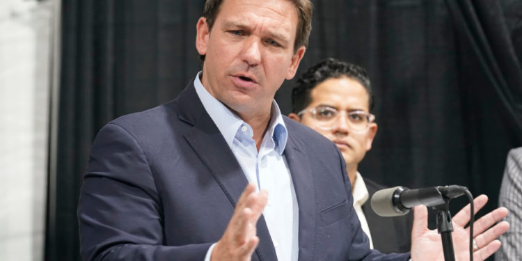 Impulsada por DeSantis: Juez de Florida bloquea la aplicación de la ley antidisturbios