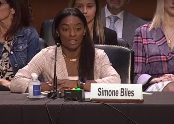 Biles ante el Congreso culpó al sistema por permitir abusos de Larry Nassar