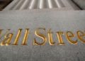 Crisis de la mayor empresa de bienes raíces del mundo causa caída de la Bolsa de Nueva York