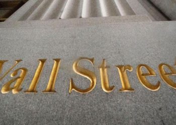 Crisis de la mayor empresa de bienes raíces del mundo causa caída de la Bolsa de Nueva York
