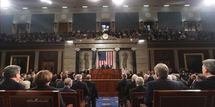 Demócratas proponen desmantelar reforma tributaria de Trump subiendo los impuestos a ricos y empresas