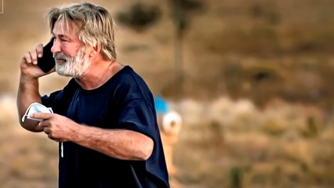 Alec Baldwin, como productor, puede enfrentar cargos por caso de homicidio culposo en set cinematográfico