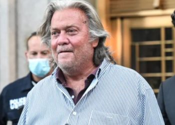 Acusan a Steve Bannon de desacato por no comparecer ante comisión que investiga asalto al Capitolio