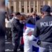Policía del Vaticano confiscó banderas de Cuba mientras el Papa daba misa