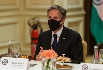 Blinken en París procurará reponer alianzas entre EEUU y Francia