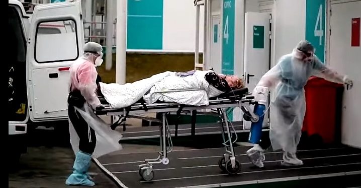 Covid-19 hace estragos en Rusia: ¿Por qué los rusos desconfían de su vacuna Sputnik V?